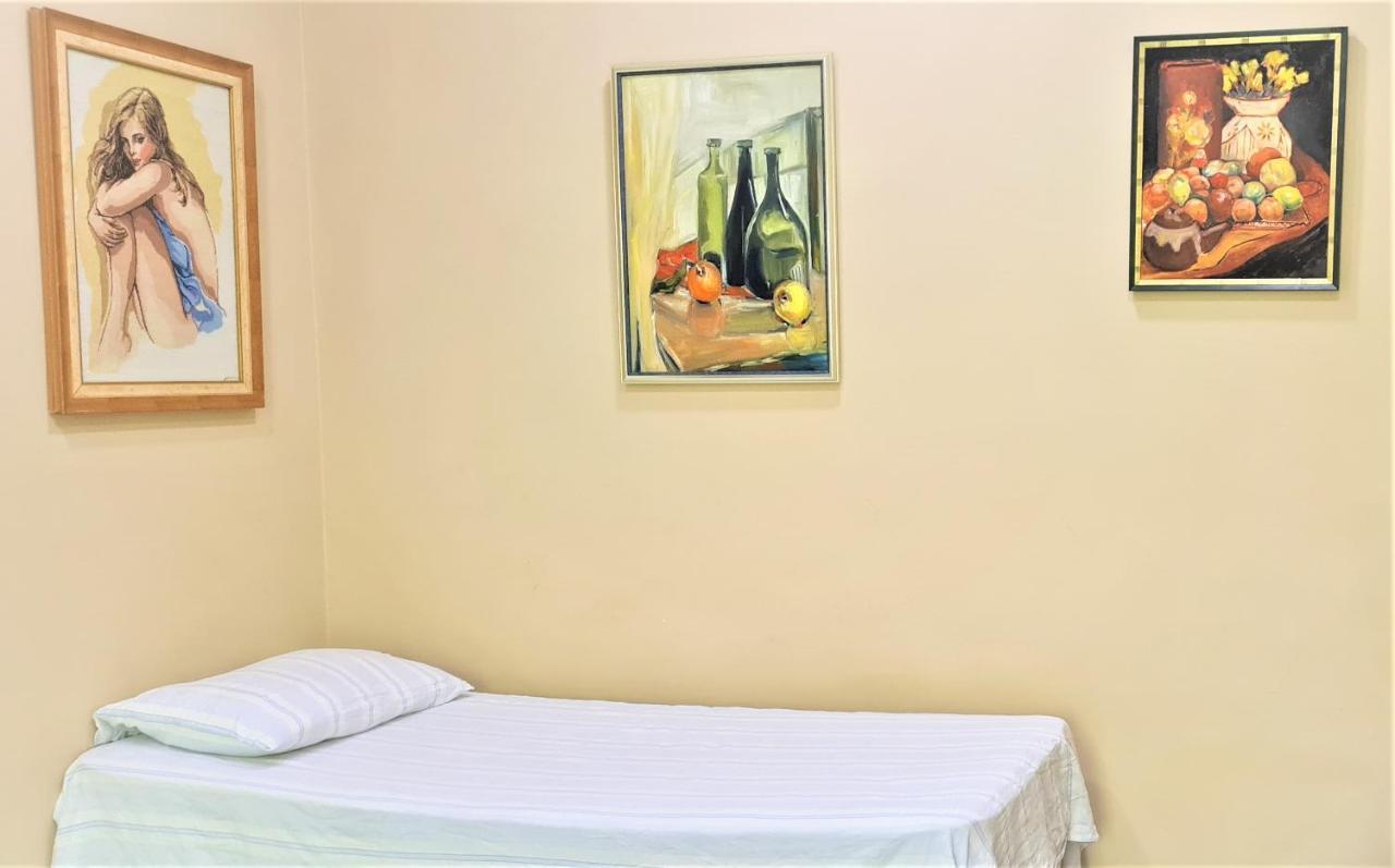 Apartamenti 2v1-Blloku MAC Tirana Esterno foto