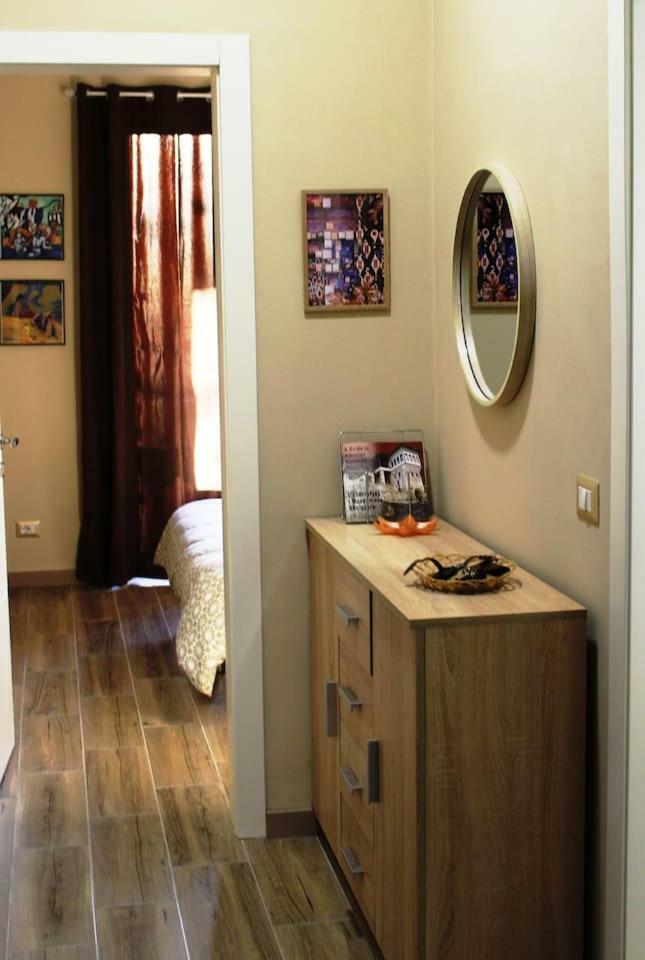 Apartamenti 2v1-Blloku MAC Tirana Esterno foto