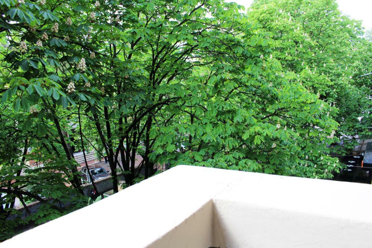 Apartamenti 2v1-Blloku MAC Tirana Esterno foto